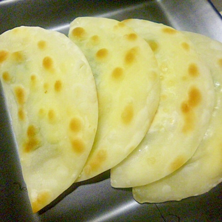 簡単♪アレンジ♪餃子の皮で♪紫蘇とチーズのおつまみ